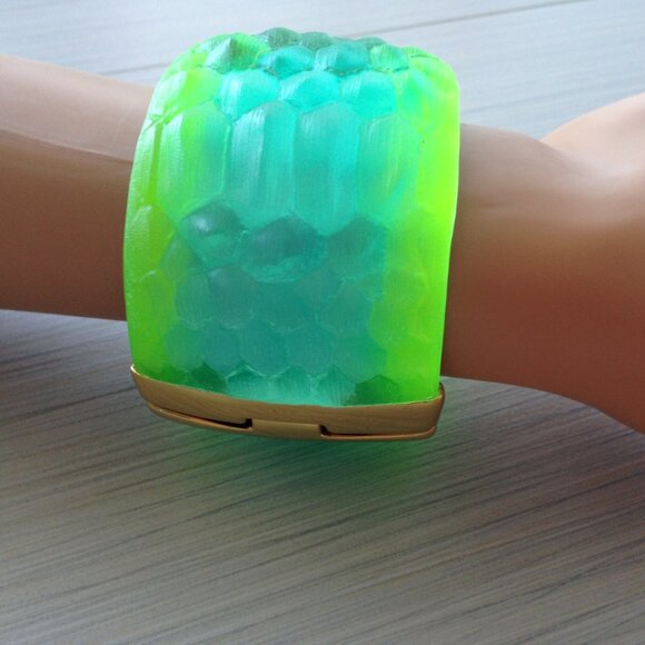 Neon Lucite Bracelet - Picture 11 of 12